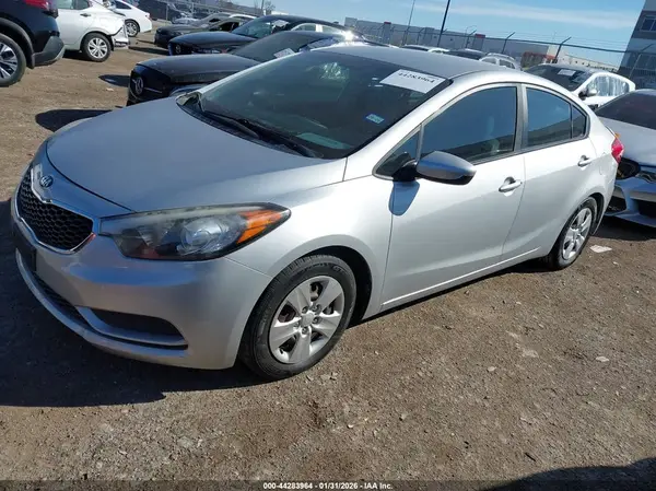 KNAFK4A60G5520207 2016 KIA FORTE - Image 2