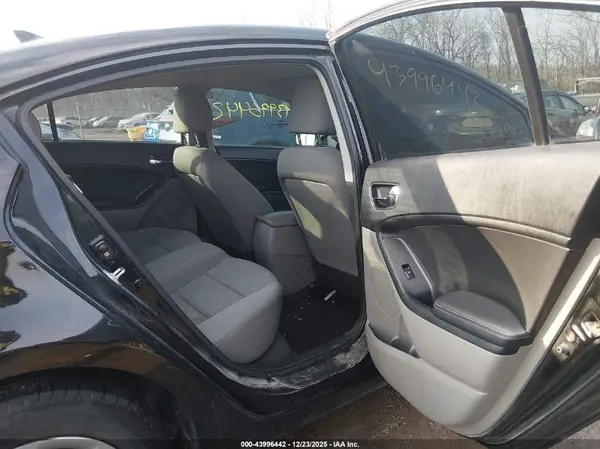KNAFK4A60G5520238 2016 KIA FORTE - Image 8