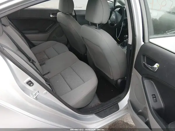 KNAFK4A60G5525648 2016 KIA FORTE - Image 8