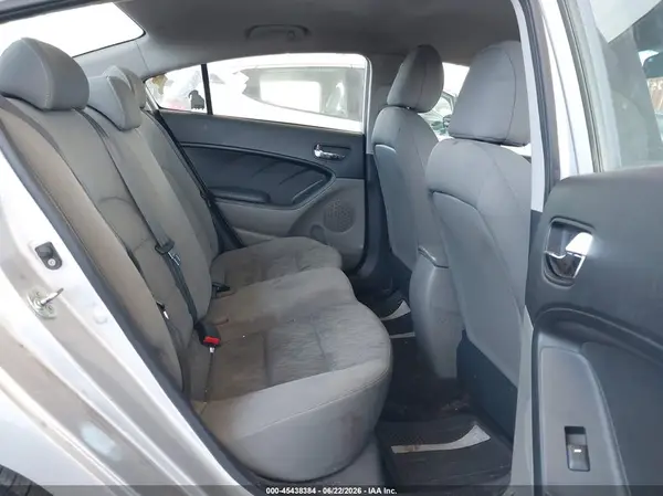 KNAFK4A60G5534589 2016 KIA FORTE - Image 8