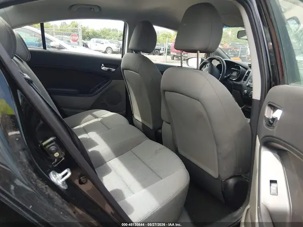 KNAFK4A60G5536441 2016 KIA FORTE - Image 8