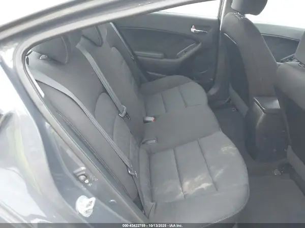 KNAFK4A60G5540229 2016 KIA FORTE - Image 8