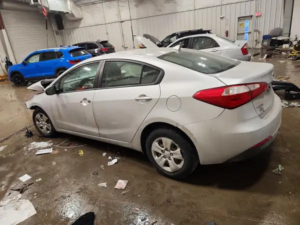 KNAFK4A60G5541140 2016 KIA FORTE - Image 2