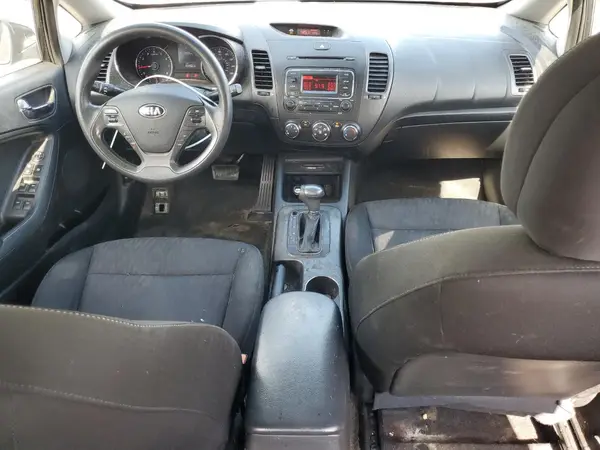 KNAFK4A60G5565227 2016 KIA FORTE - Image 8