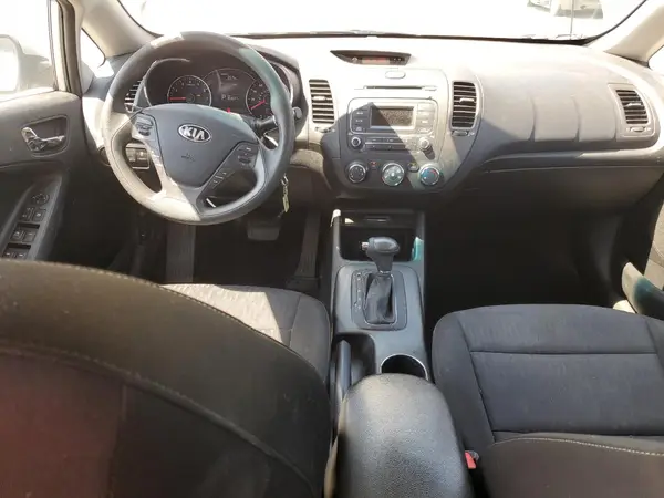 KNAFK4A60G5571545 2016 KIA FORTE - Image 8