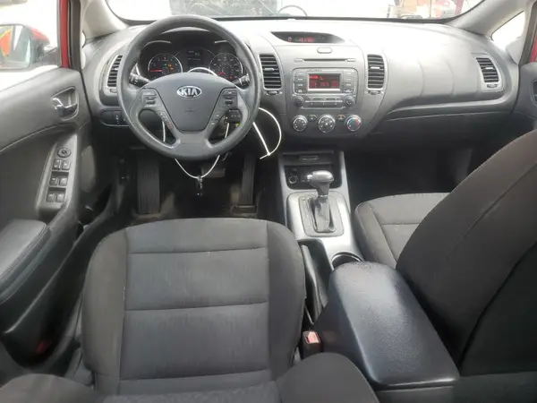 KNAFK4A60G5573571 2016 KIA FORTE - Image 8