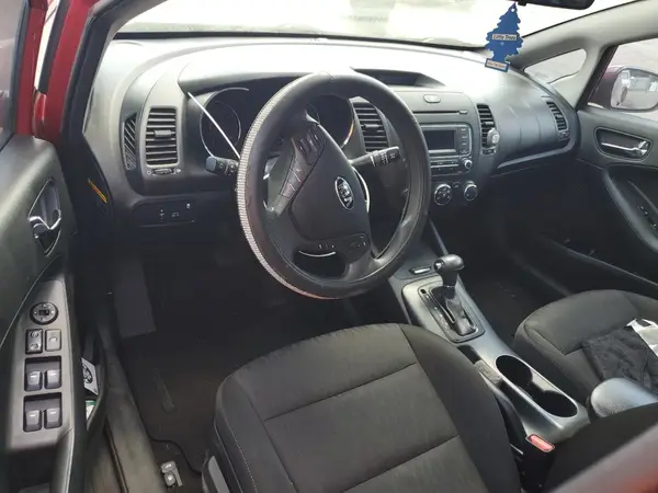KNAFK4A60G5574977 2016 KIA FORTE - Image 8