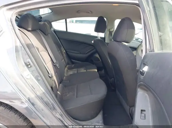 KNAFK4A60G5578060 2016 KIA FORTE - Image 8
