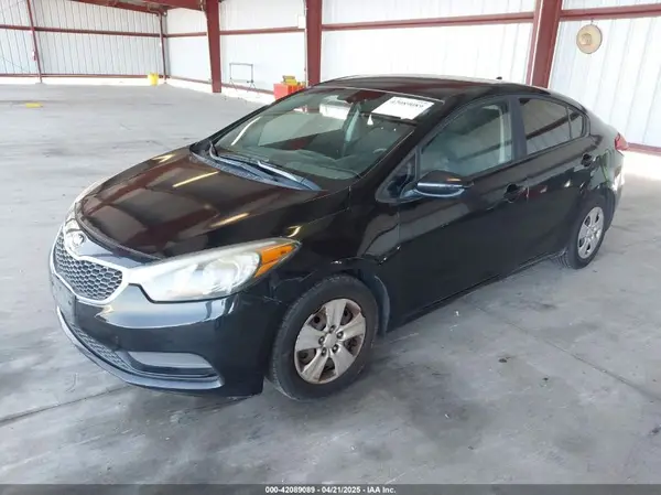 KNAFK4A60G5581458 2016 KIA FORTE - Image 2