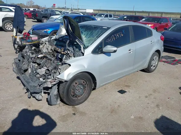KNAFK4A60G5585784 2016 KIA FORTE - Image 2