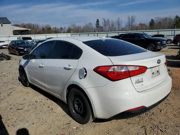 KNAFK4A60G5586613 2016 KIA FORTE - Image 2