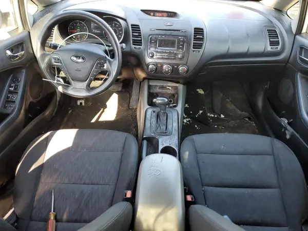 KNAFK4A60G5586613 2016 KIA FORTE - Image 8