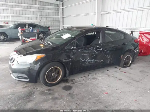 KNAFK4A60G5587504 2016 KIA FORTE - Image 2