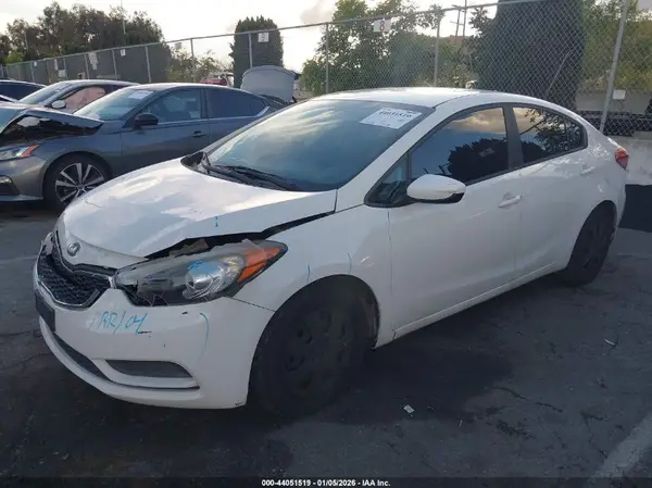 KNAFK4A60G5589026 2016 KIA FORTE - Image 2