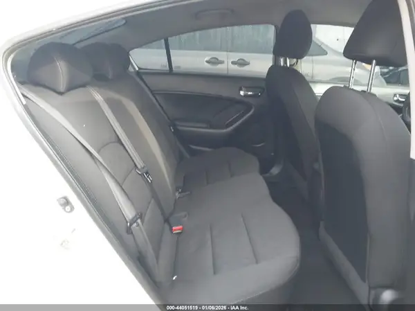 KNAFK4A60G5589026 2016 KIA FORTE - Image 8