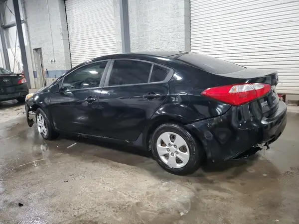 KNAFK4A60G5593528 2016 KIA FORTE - Image 2