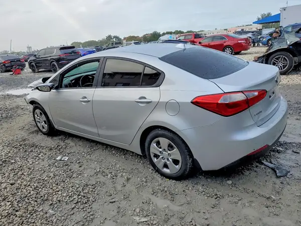 KNAFK4A60G5594419 2016 KIA FORTE - Image 2