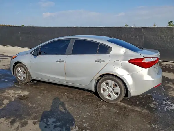 KNAFK4A60G5594985 2016 KIA FORTE - Image 2