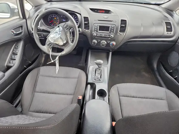 KNAFK4A60G5596588 2016 KIA FORTE - Image 8