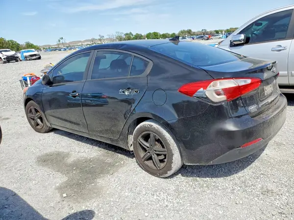 KNAFK4A60G5601143 2016 KIA FORTE - Image 2