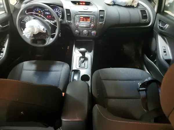 KNAFK4A60G5602678 2016 KIA FORTE - Image 8