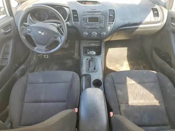 KNAFK4A60G5602812 2016 KIA FORTE - Image 8