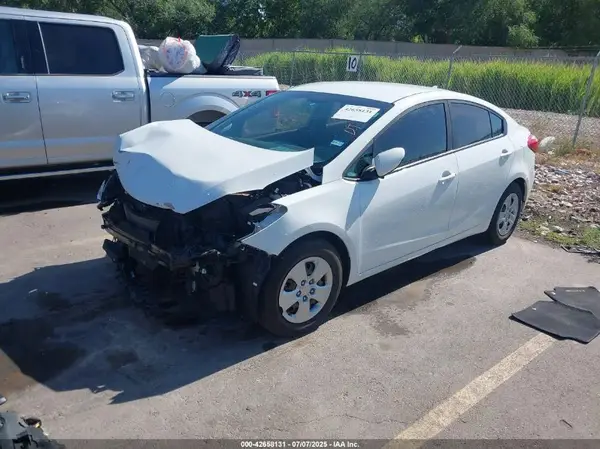 KNAFK4A60G5606682 2016 KIA FORTE - Image 2