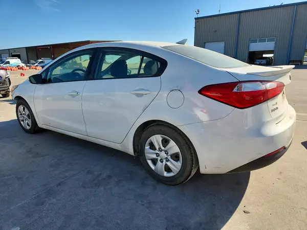 KNAFK4A60G5607217 2016 KIA FORTE - Image 2