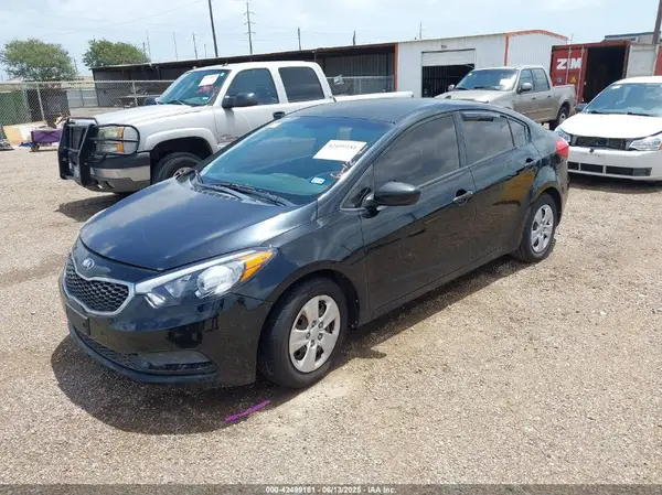 KNAFK4A60G5607251 2016 KIA FORTE - Image 2