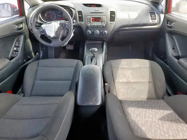 KNAFK4A60G5607508 2016 KIA FORTE - Image 8