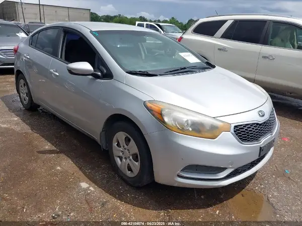 KNAFK4A60G5607976 2016 KIA FORTE - Image 1