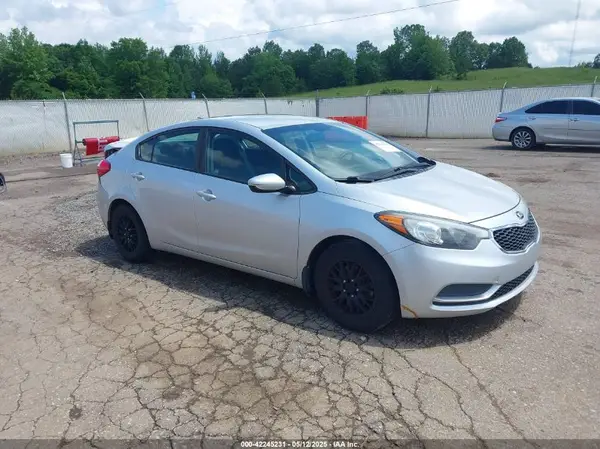 KNAFK4A60G5609016 2016 KIA FORTE - Image 1