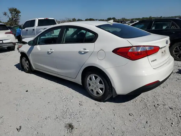 KNAFK4A60G5610084 2016 KIA FORTE - Image 2
