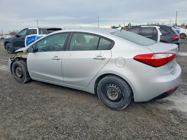 KNAFK4A60G5611039 2016 KIA FORTE - Image 2