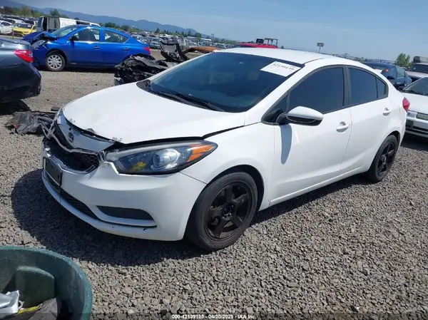 KNAFK4A60G5614345 2016 KIA FORTE - Image 2