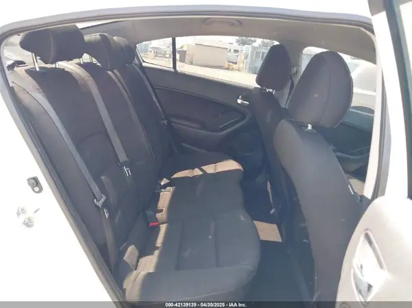 KNAFK4A60G5614345 2016 KIA FORTE - Image 8