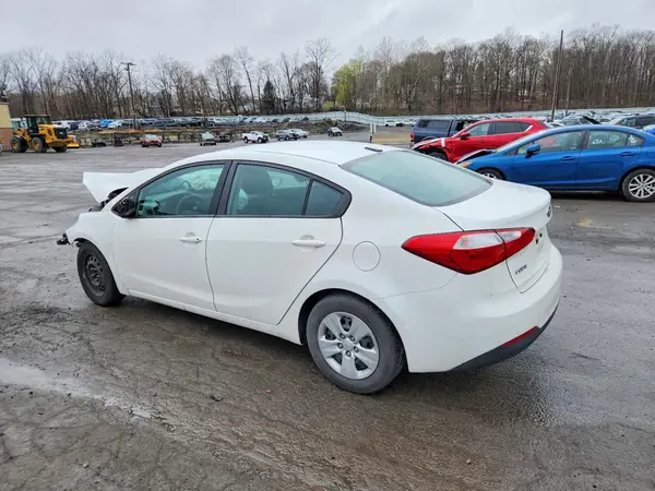 KNAFK4A60G5615785 2016 KIA FORTE - Image 2