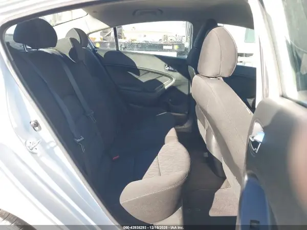 KNAFK4A60G5617357 2016 KIA FORTE - Image 8