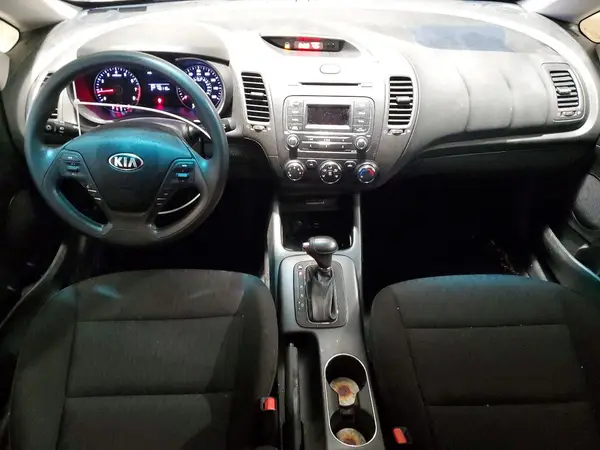 KNAFK4A60G5617536 2016 KIA FORTE - Image 8