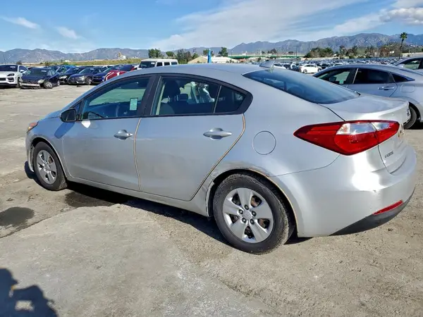 KNAFK4A60G5618394 2016 KIA FORTE - Image 2