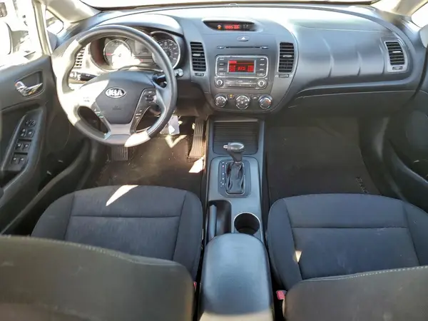 KNAFK4A60G5618394 2016 KIA FORTE - Image 8