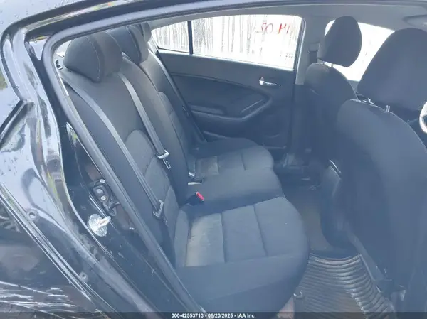KNAFK4A60G5619061 2016 KIA FORTE - Image 8