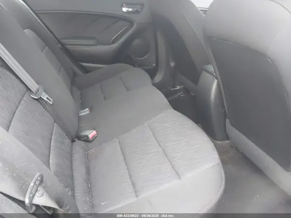 KNAFK4A60G5619710 2016 KIA FORTE - Image 8