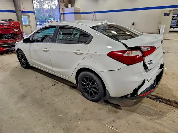 KNAFK4A60G5620789 2016 KIA FORTE - Image 2
