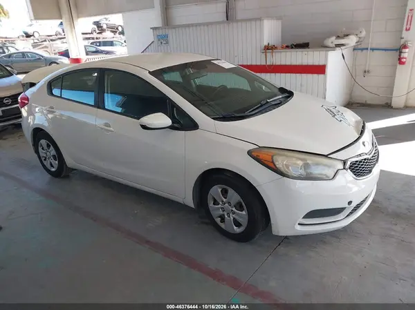 KNAFK4A60G5620808 2016 KIA FORTE - Image 1