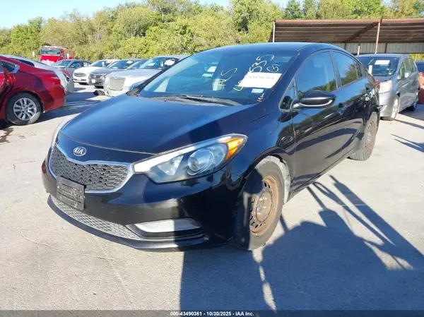 KNAFK4A61G5460535 2016 KIA FORTE - Image 2