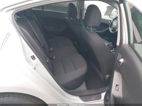 KNAFK4A61G5463466 2016 KIA FORTE - Image 8