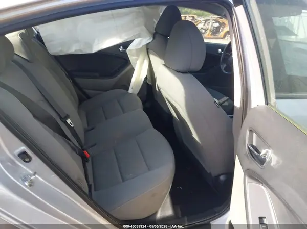 KNAFK4A61G546579 2016 KIA FORTE - Image 8