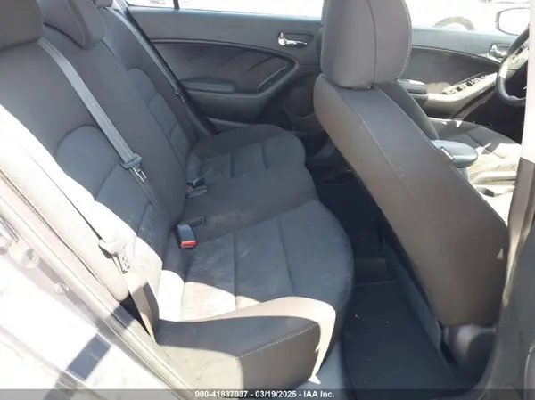 KNAFK4A61G5471261 2016 KIA FORTE - Image 8