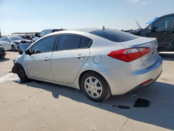 KNAFK4A61G5485600 2016 KIA FORTE - Image 2